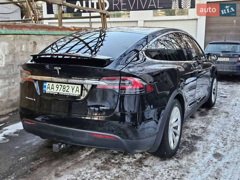 Внедорожник / Кроссовер Tesla Model X 2016 в Киеве