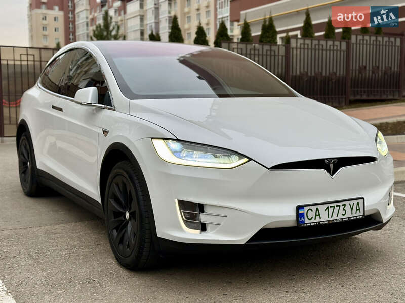 Позашляховик / Кросовер Tesla Model X 2019 в Умані