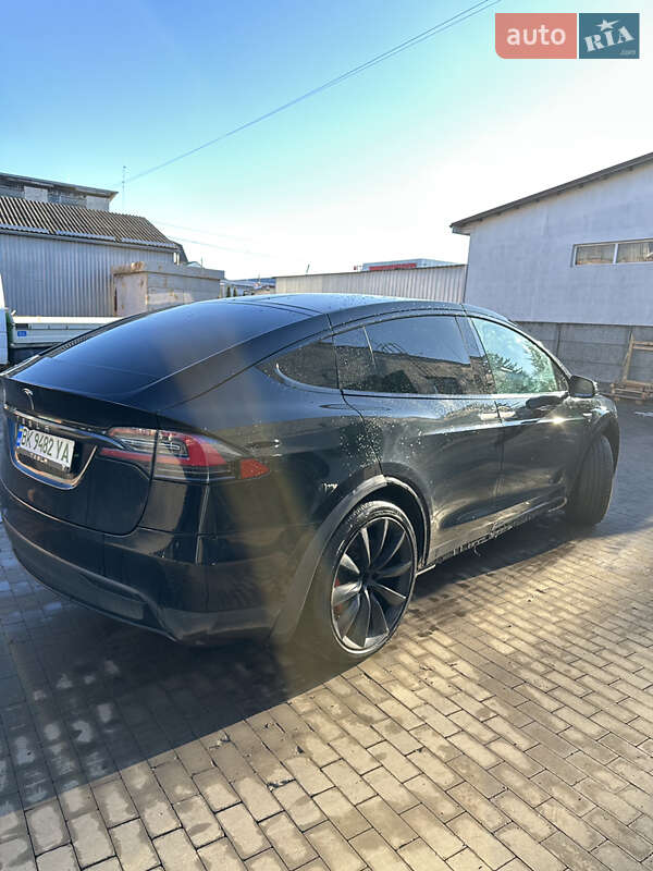 Внедорожник / Кроссовер Tesla Model X 2016 в Ровно