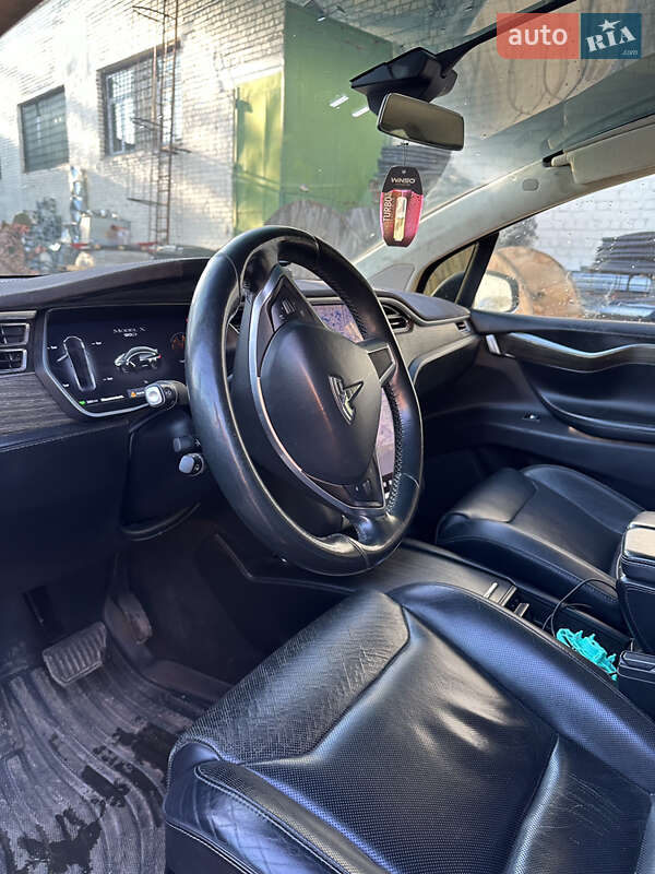 Внедорожник / Кроссовер Tesla Model X 2016 в Ровно