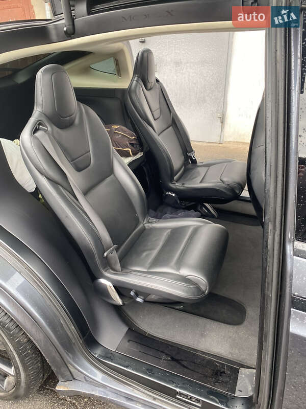 Позашляховик / Кросовер Tesla Model X 2016 в Вінниці
