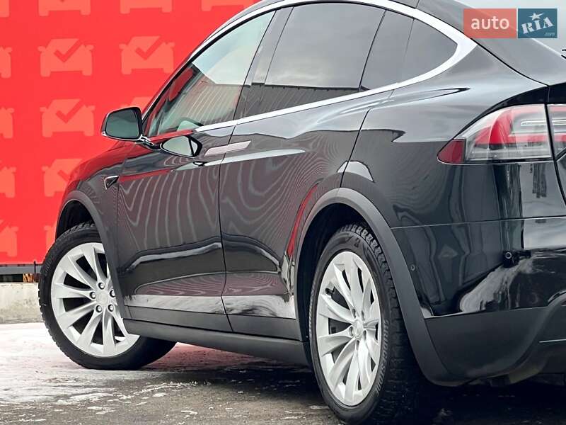 Внедорожник / Кроссовер Tesla Model X 2019 в Киеве