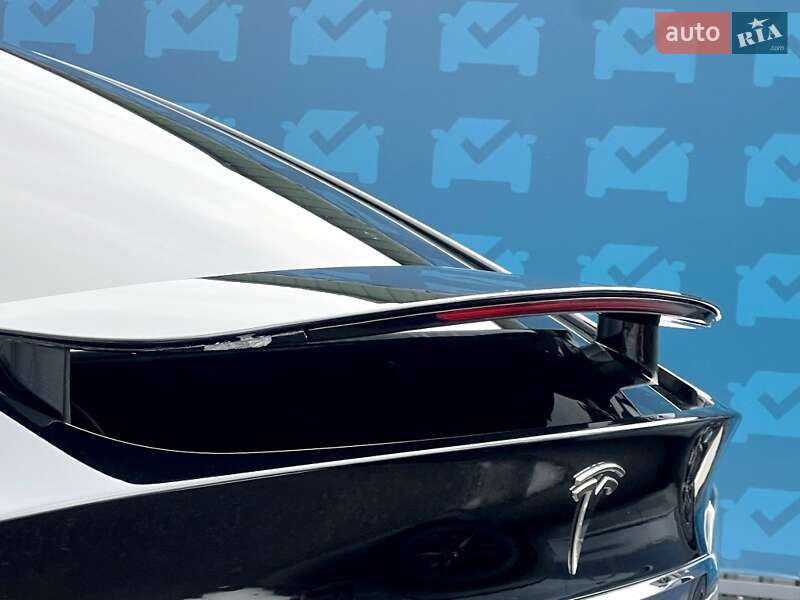 Внедорожник / Кроссовер Tesla Model X 2019 в Киеве