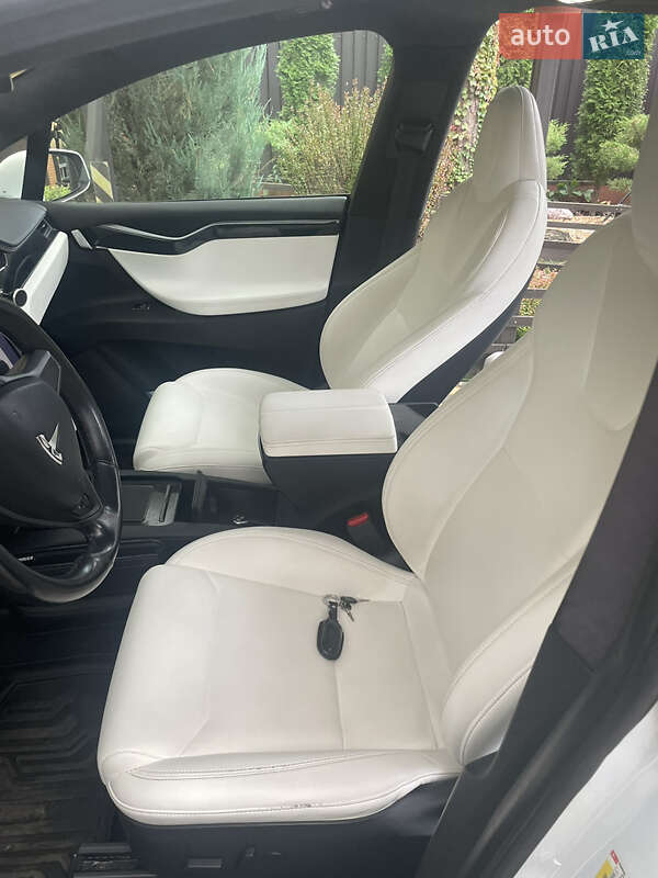 Внедорожник / Кроссовер Tesla Model X 2019 в Ирпене