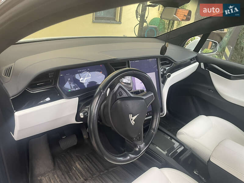Внедорожник / Кроссовер Tesla Model X 2019 в Ирпене