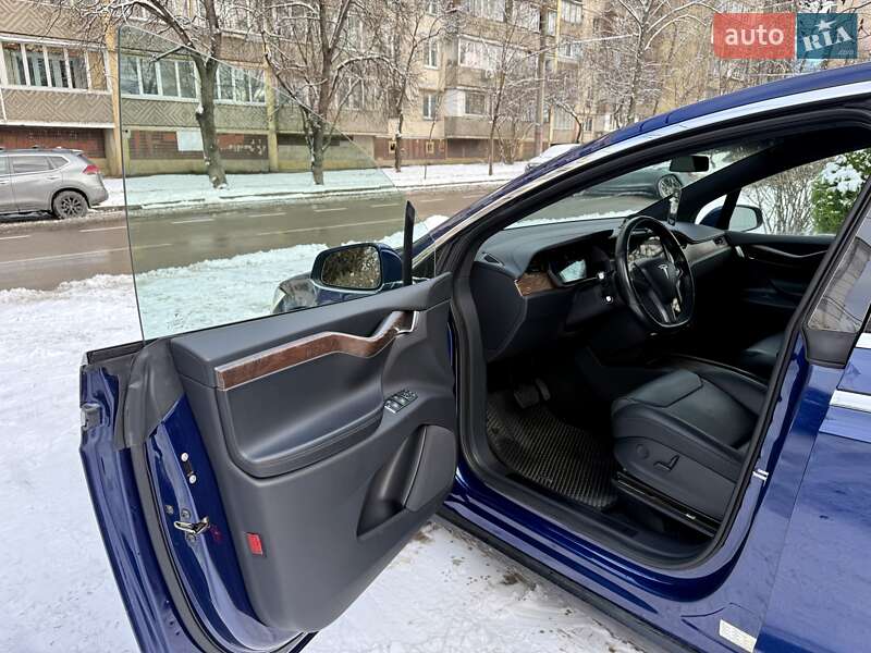 Внедорожник / Кроссовер Tesla Model X 2018 в Киеве