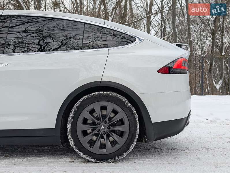 Позашляховик / Кросовер Tesla Model X 2017 в Києві фото 33 Позашляховик / Кросовер Tesla Model X 2017 в Києві