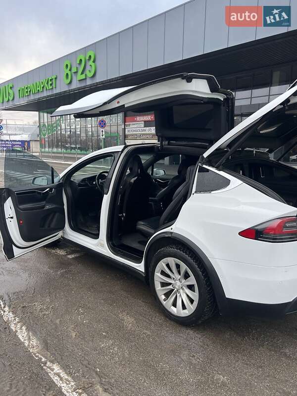Внедорожник / Кроссовер Tesla Model X 2016 в Киеве