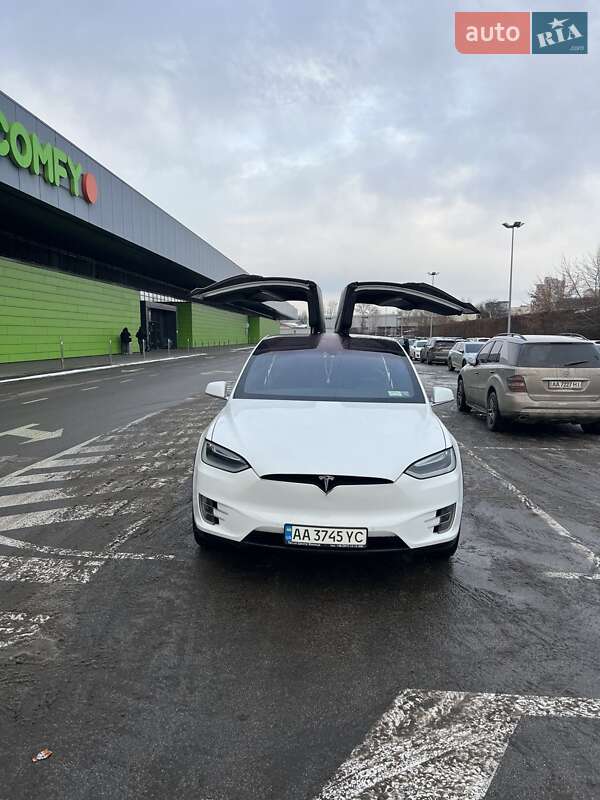 Внедорожник / Кроссовер Tesla Model X 2016 в Киеве