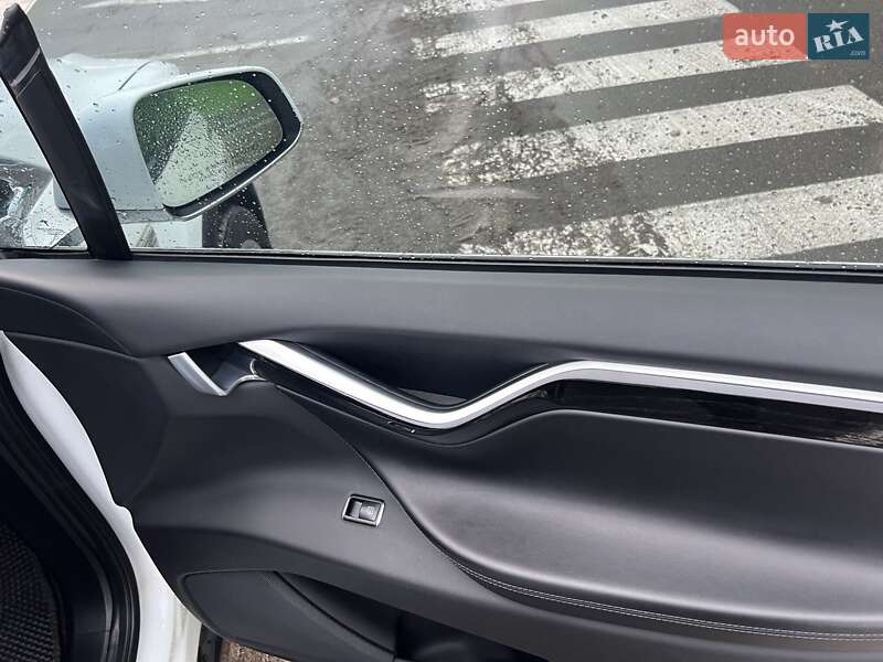 Внедорожник / Кроссовер Tesla Model X 2016 в Киеве