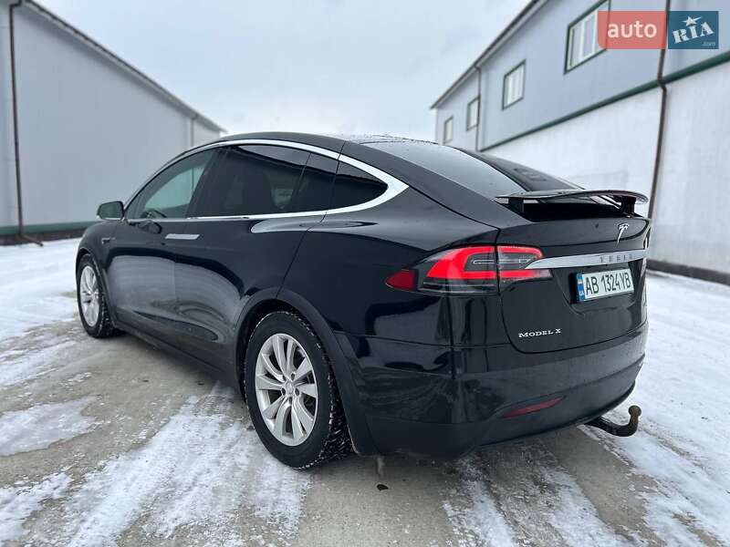Позашляховик / Кросовер Tesla Model X 2017 в Вінниці