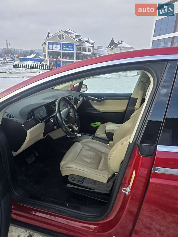 Внедорожник / Кроссовер Tesla Model X 2016 в Черновцах