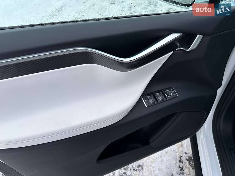 Внедорожник / Кроссовер Tesla Model X 2016 в Луцке фото 19 Внедорожник / Кроссовер Tesla Model X 2016 в Луцке