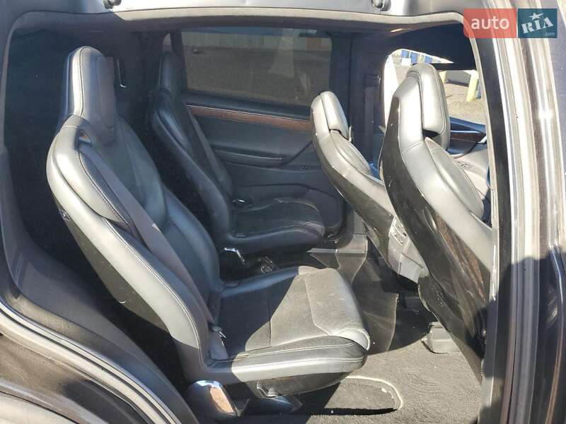 Позашляховик / Кросовер Tesla Model X 2016 в Києві