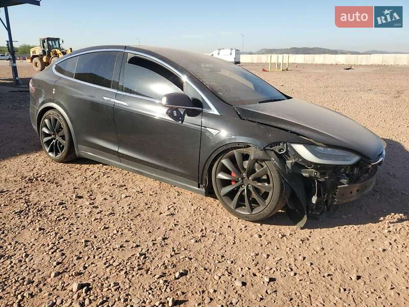 Позашляховик / Кросовер Tesla Model X 2016 в Києві