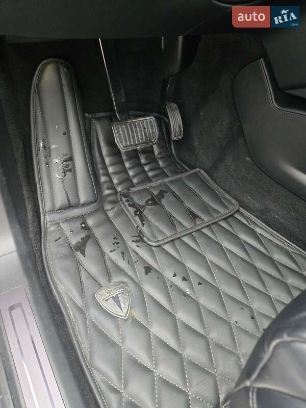 Позашляховик / Кросовер Tesla Model X 2017 в Києві фото 27 Позашляховик / Кросовер Tesla Model X 2017 в Києві