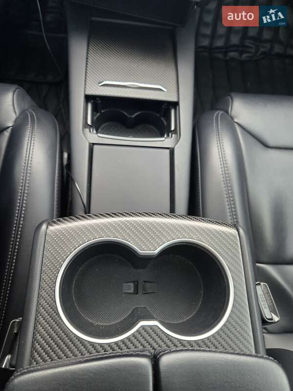 Позашляховик / Кросовер Tesla Model X 2017 в Києві фото 28 Позашляховик / Кросовер Tesla Model X 2017 в Києві