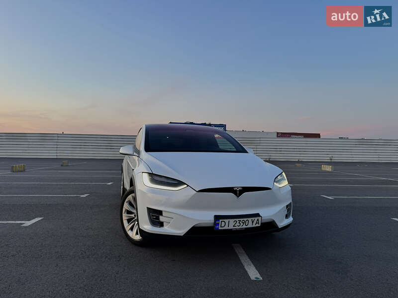 Позашляховик / Кросовер Tesla Model X 2018 в Львові
