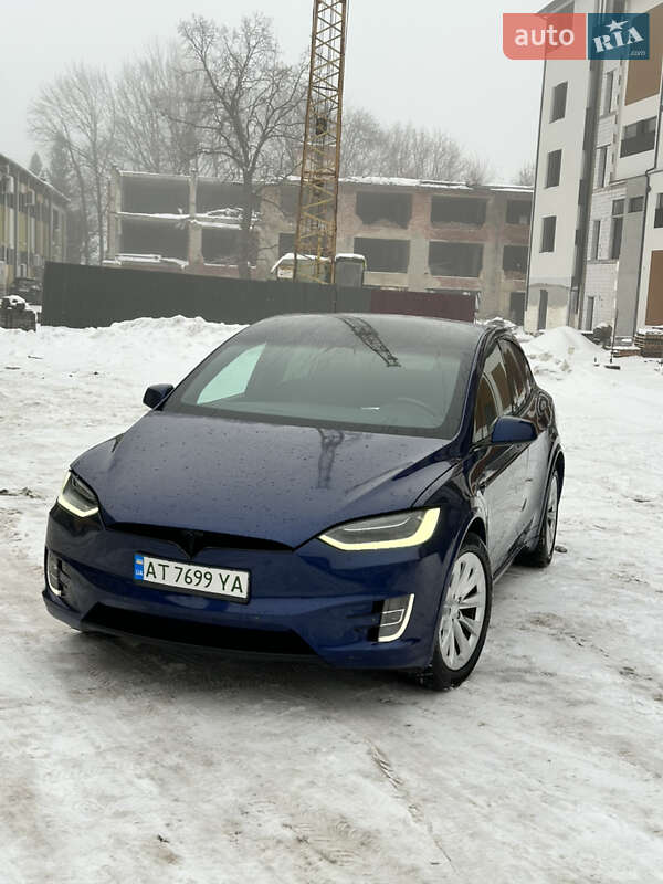 Позашляховик / Кросовер Tesla Model X 2017 в Коломиї