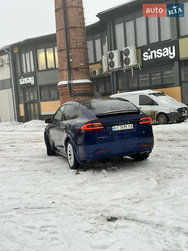 Позашляховик / Кросовер Tesla Model X 2017 в Коломиї