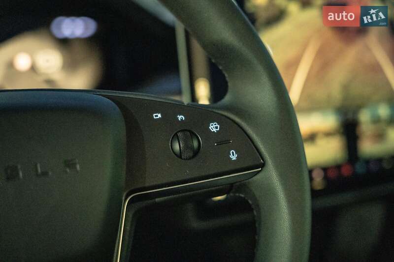 Внедорожник / Кроссовер Tesla Model X 2023 в Черновцах