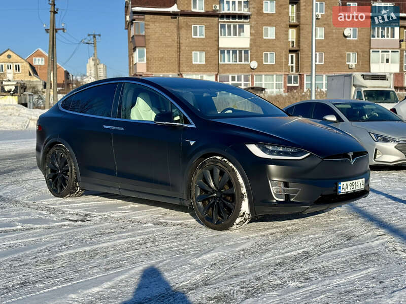 Tesla Model X 2019