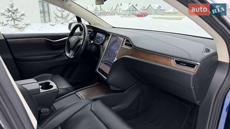 Внедорожник / Кроссовер Tesla Model X 2017 в Луцке