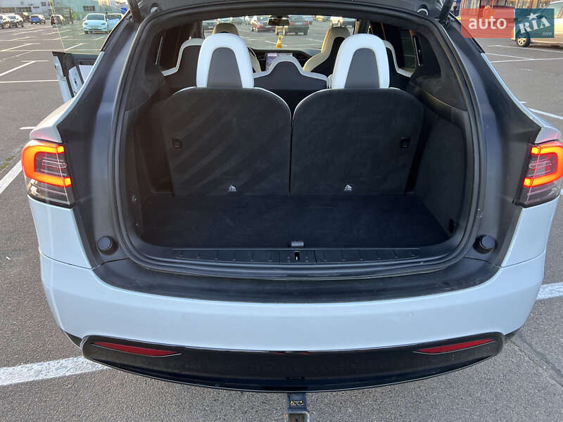 Позашляховик / Кросовер Tesla Model X 2019 в Львові