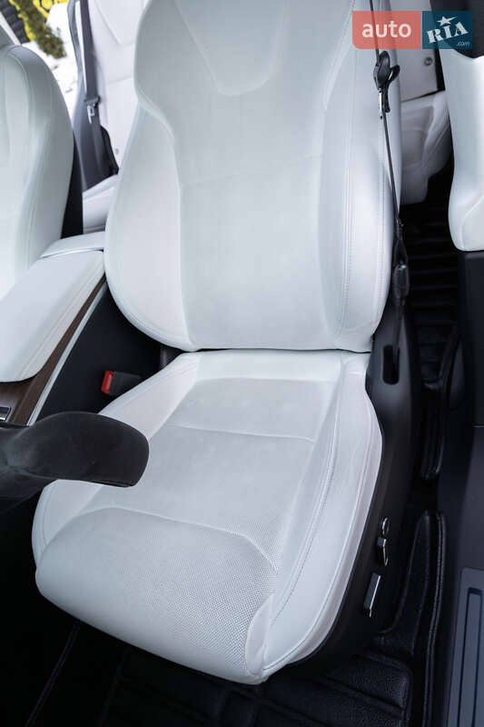 Внедорожник / Кроссовер Tesla Model X 2022 в Харькове