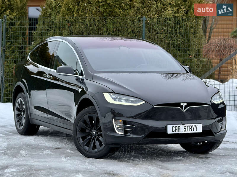 Позашляховик / Кросовер Tesla Model X 2017 в Стрию
