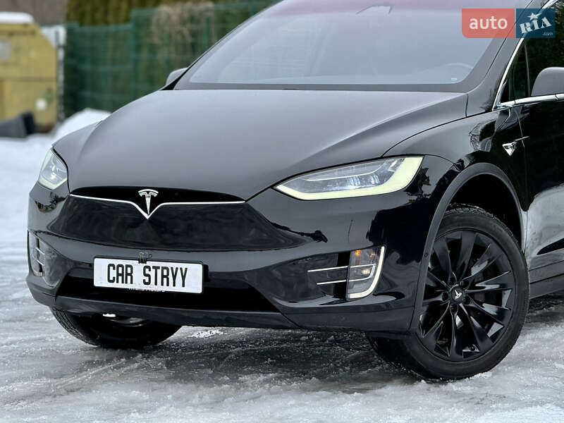 Позашляховик / Кросовер Tesla Model X 2017 в Стрию