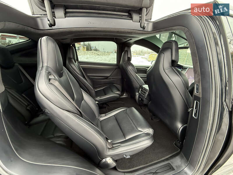 Позашляховик / Кросовер Tesla Model X 2017 в Стрию