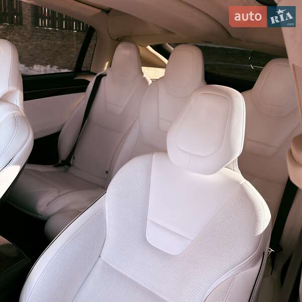 Позашляховик / Кросовер Tesla Model X 2016 в Рівному фото 4 Позашляховик / Кросовер Tesla Model X 2016 в Рівному