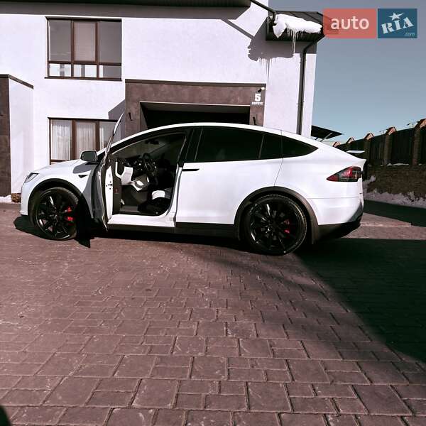 Позашляховик / Кросовер Tesla Model X 2016 в Рівному фото 11 Позашляховик / Кросовер Tesla Model X 2016 в Рівному