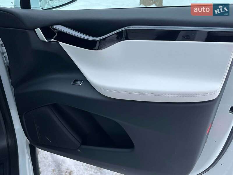 Позашляховик / Кросовер Tesla Model X 2019 в Києві