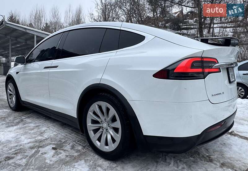 Позашляховик / Кросовер Tesla Model X 2018 в Києві фото 6 Позашляховик / Кросовер Tesla Model X 2018 в Києві