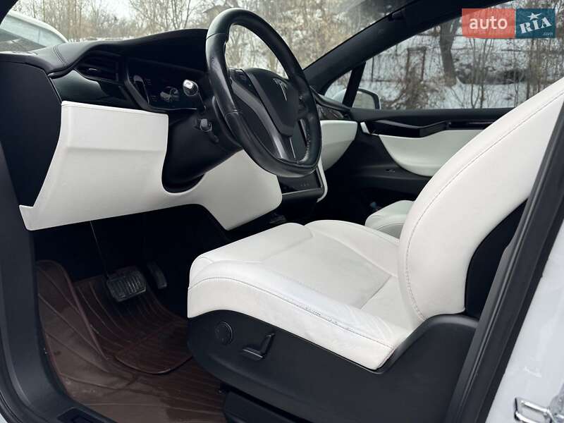 Позашляховик / Кросовер Tesla Model X 2018 в Києві фото 24 Позашляховик / Кросовер Tesla Model X 2018 в Києві