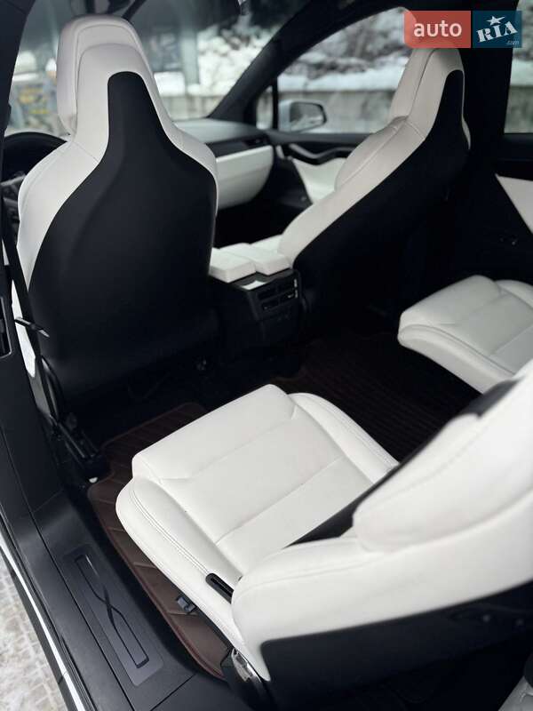 Позашляховик / Кросовер Tesla Model X 2018 в Києві фото 31 Позашляховик / Кросовер Tesla Model X 2018 в Києві