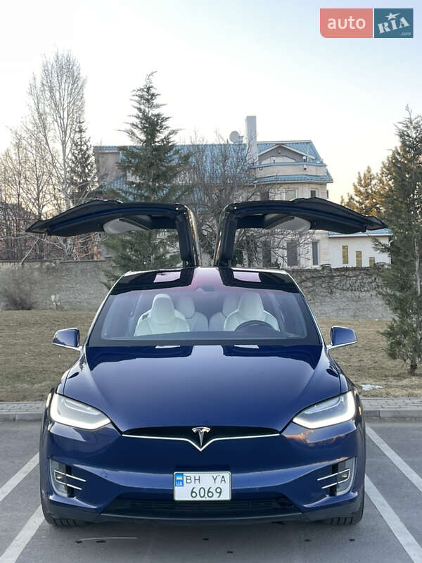 Позашляховик / Кросовер Tesla Model X 2016 в Одесі фото 2 Позашляховик / Кросовер Tesla Model X 2016 в Одесі