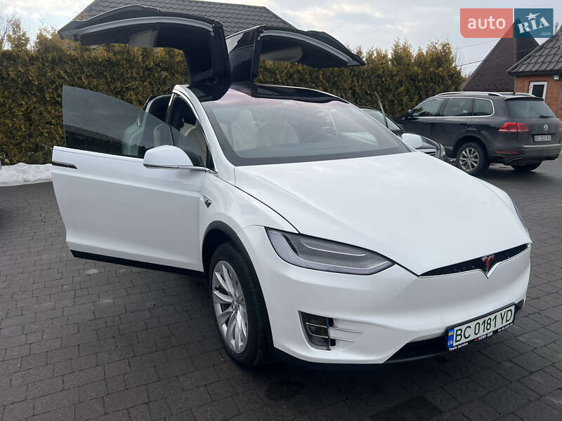 Внедорожник / Кроссовер Tesla Model X 2019 в Стрые