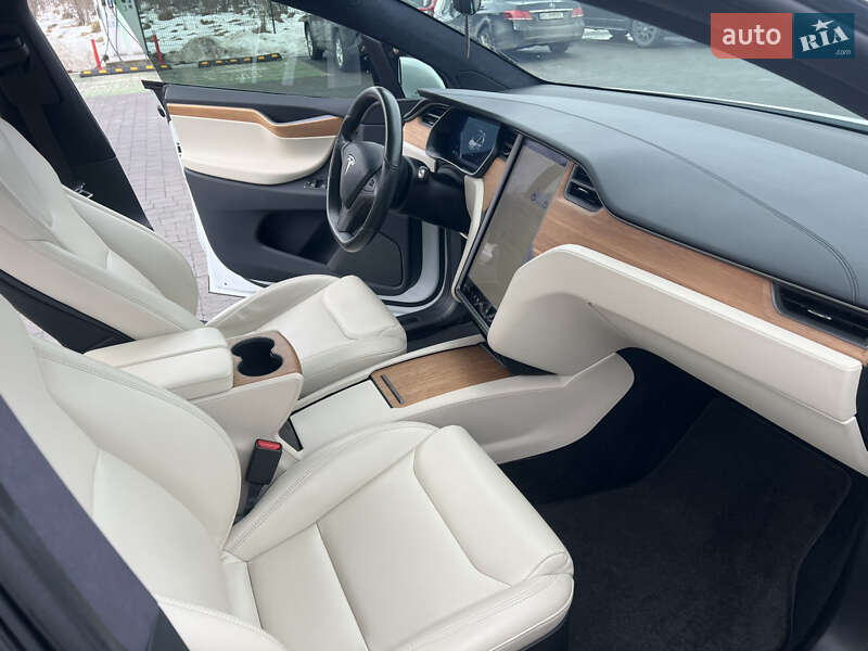 Внедорожник / Кроссовер Tesla Model X 2019 в Стрые