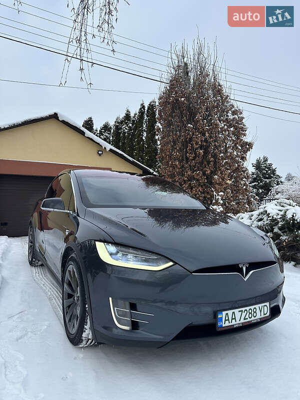 Позашляховик / Кросовер Tesla Model X 2018 в Києві