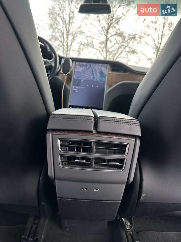 Позашляховик / Кросовер Tesla Model X 2018 в Києві