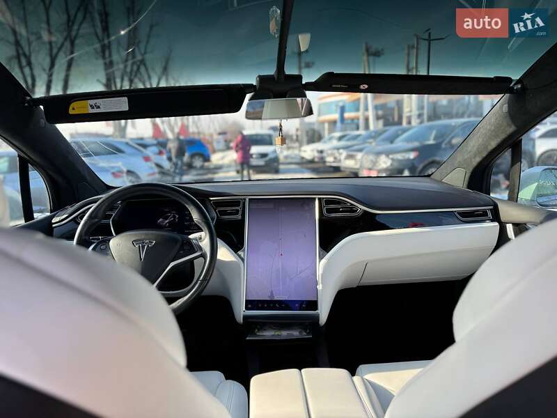 Позашляховик / Кросовер Tesla Model X 2017 в Львові фото 18 Позашляховик / Кросовер Tesla Model X 2017 в Львові