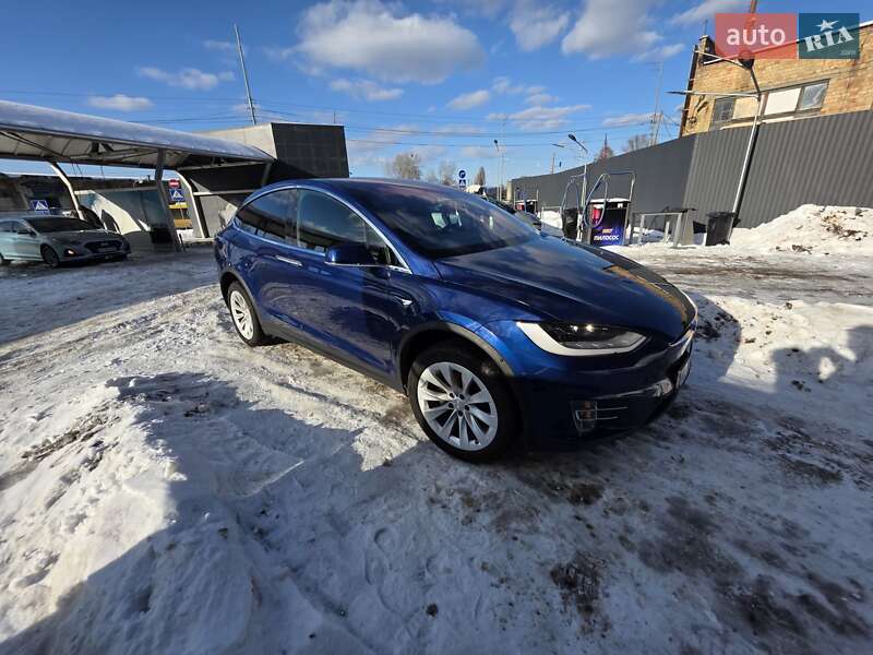 Tesla Model X 2020