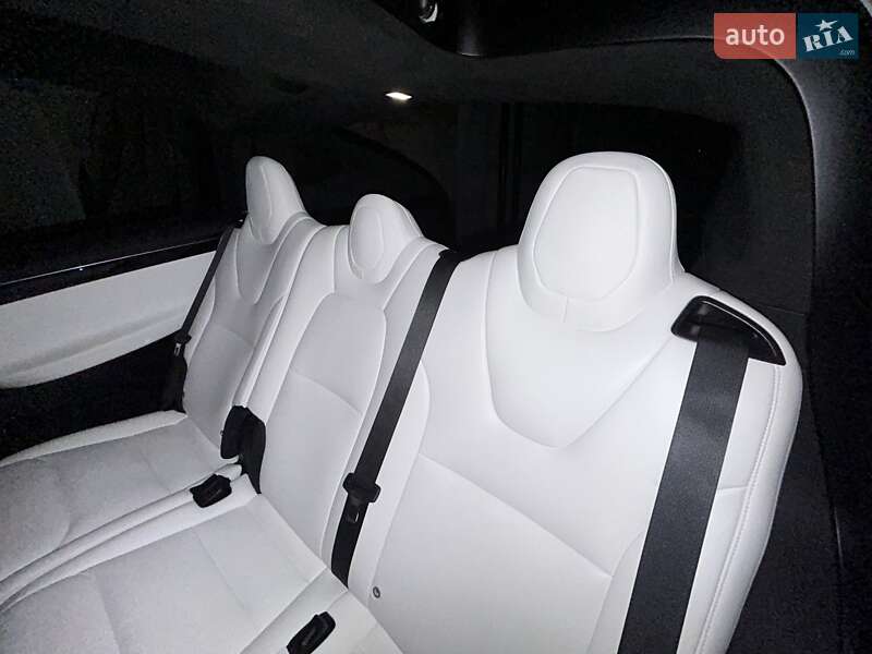 Позашляховик / Кросовер Tesla Model X 2017 в Черкасах фото 44 Позашляховик / Кросовер Tesla Model X 2017 в Черкасах