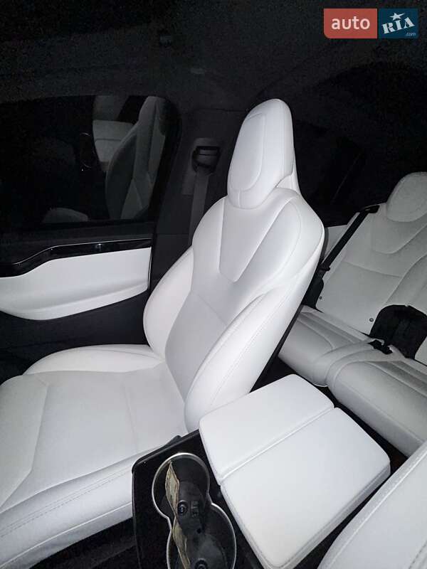 Позашляховик / Кросовер Tesla Model X 2017 в Черкасах фото 45 Позашляховик / Кросовер Tesla Model X 2017 в Черкасах