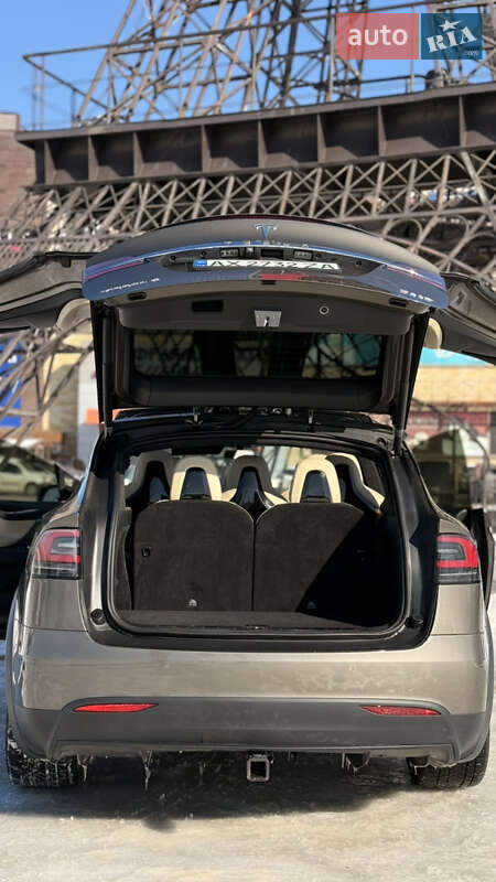 Позашляховик / Кросовер Tesla Model X 2016 в Харкові