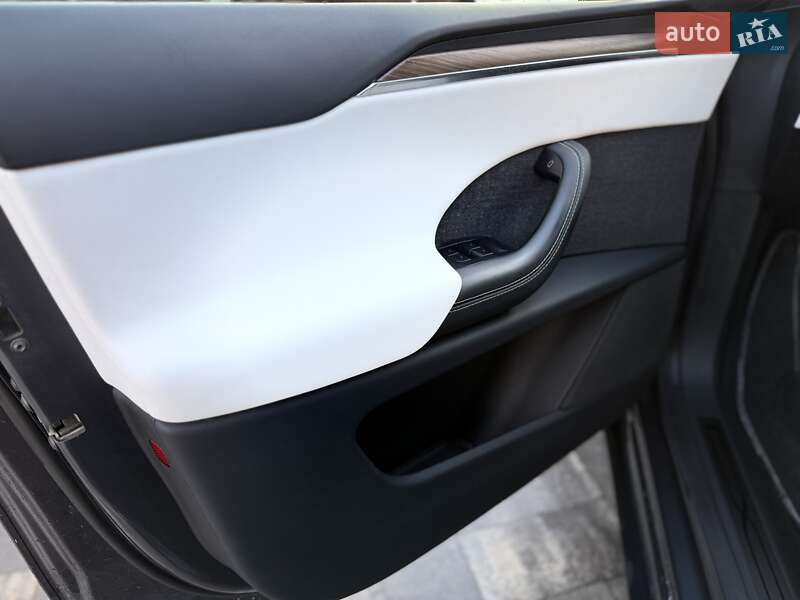 Внедорожник / Кроссовер Tesla Model X 2022 в Черновцах