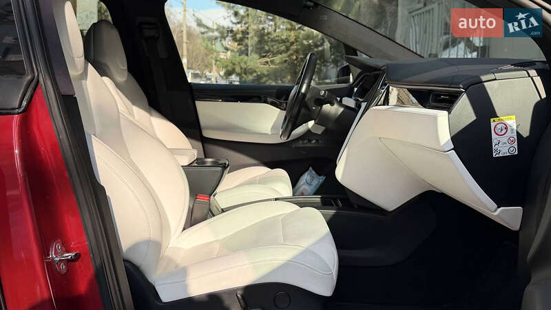 Позашляховик / Кросовер Tesla Model X 2018 в Львові